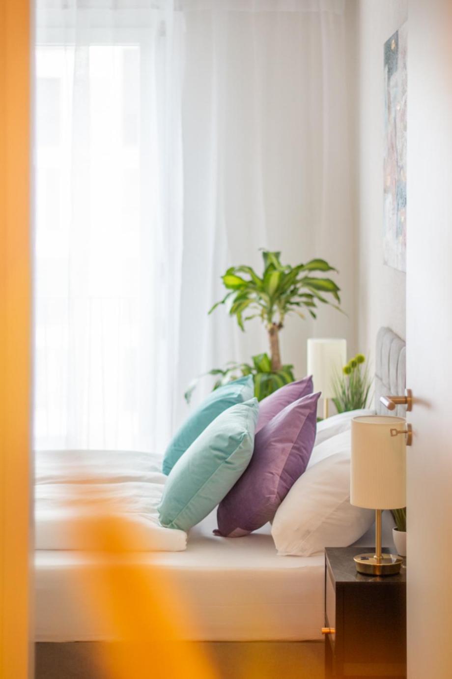 Apartamento Special Einstein I Basel, Messe Kleinbasel 10-star Basileia